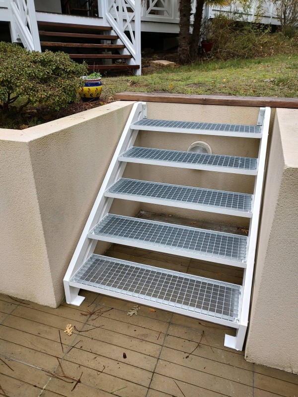 création d'un escalier extérieur dans une propriété sur le bassin d'arcachon