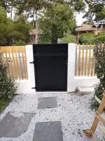 Création de portail sur mesure  fabrication d'un portail plein à Salles (2webp