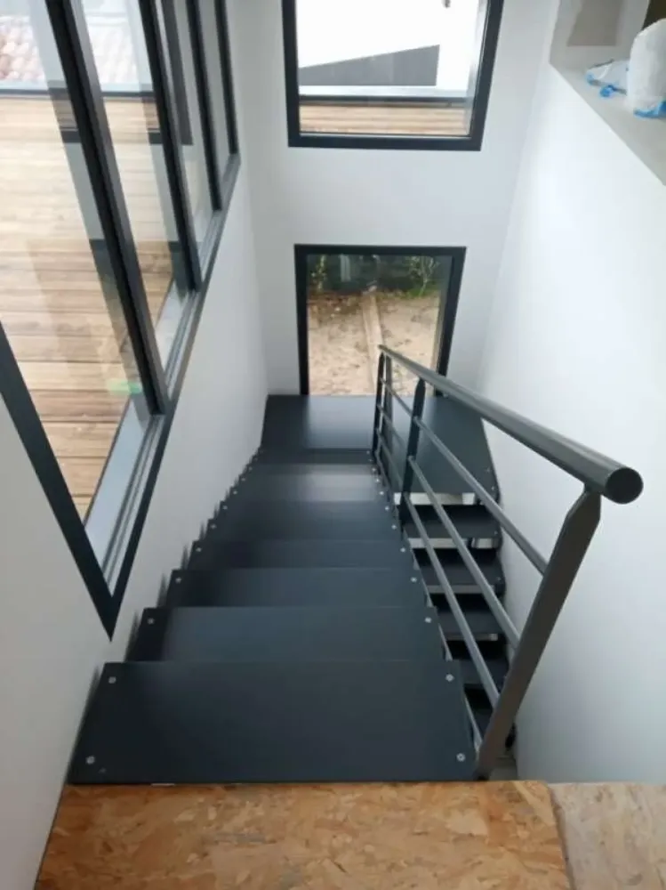 Quel professionnel fabrique et pose des escaliers sur mesure sur le bassin d’Arcachon  (2webp
