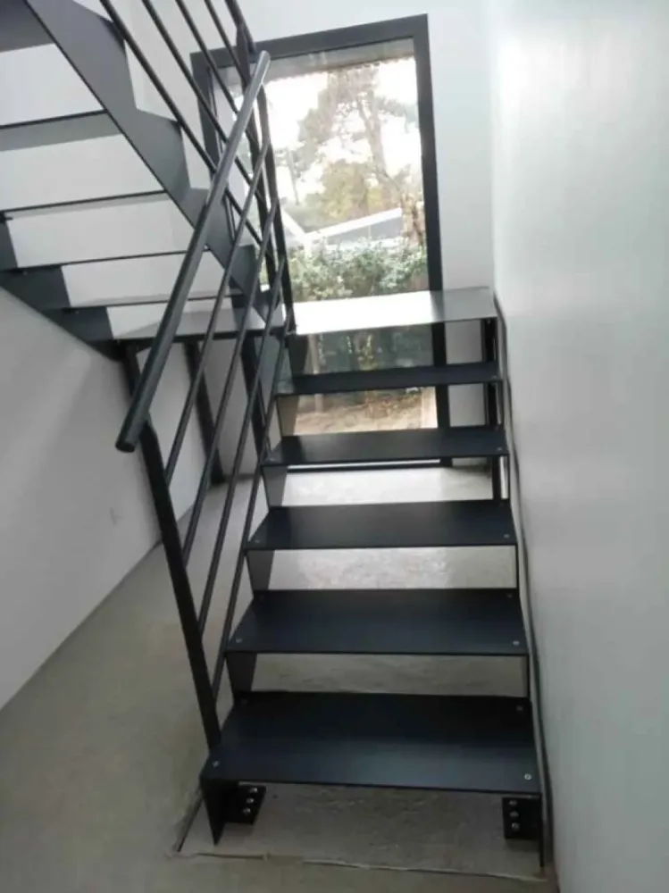 Quel professionnel fabrique et pose des escaliers sur mesure sur le bassin d’Arcachon  (5webp