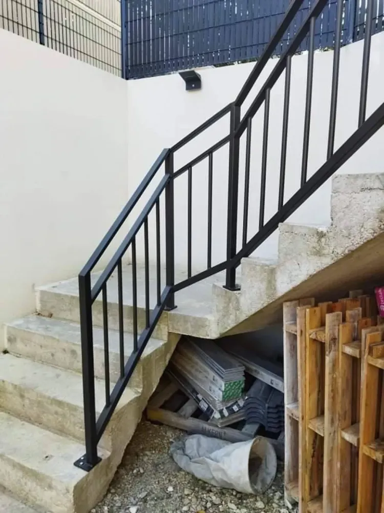 Trouver un professionnel pour la fabrication sur mesure de garde corps en acier sur La Teste de buch (2)